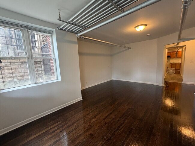 Foto del edificio - 5148 S Indiana Ave