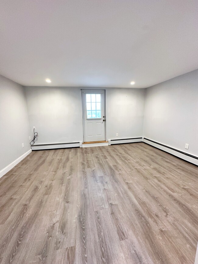 Building Photo - 36 Curlew Rd
