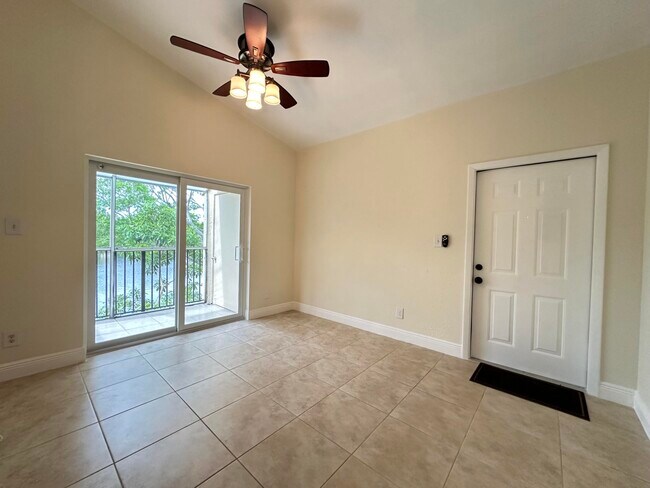 Building Photo - 680 Cypress Club Way