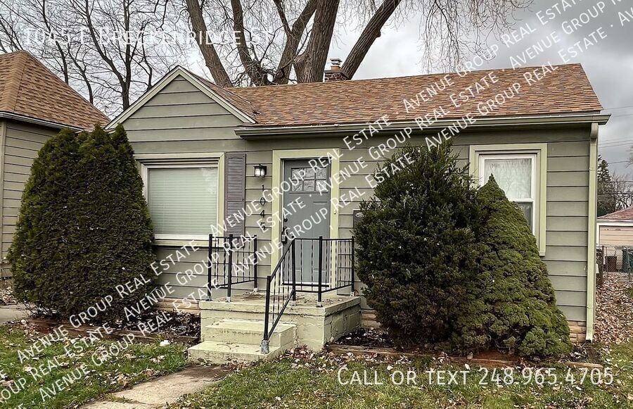 Primary Photo - 1045 E Breckenridge St