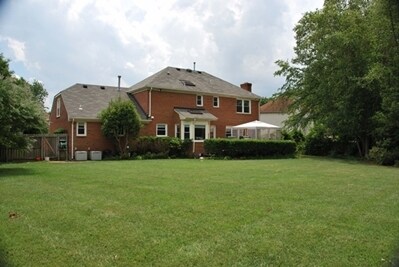 Foto del edificio - 5356 Meadowside Dr