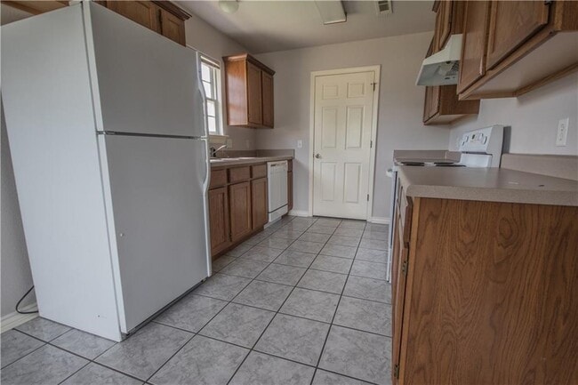 Foto del edificio - 325 Washburn Dr