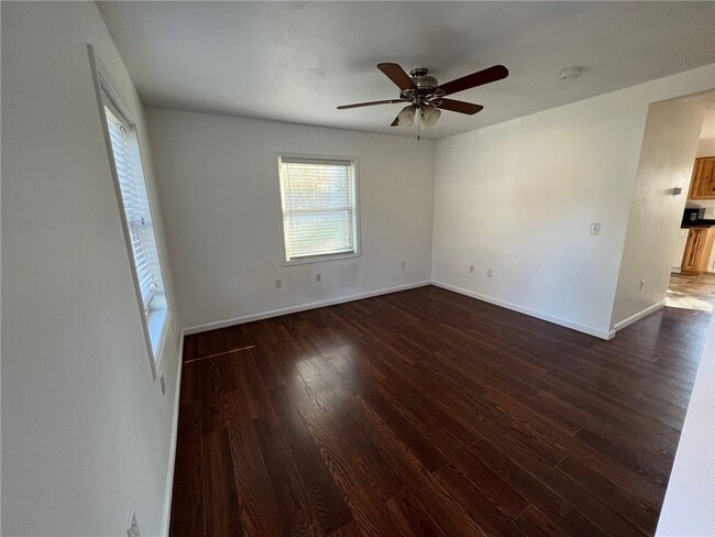 Building Photo - 4543 Mayflower Rd