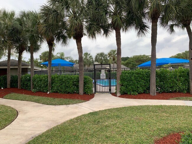 Foto del edificio - 172 Meadows Dr