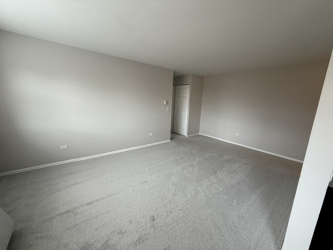 Building Photo - 3001 N Thatcher Ave