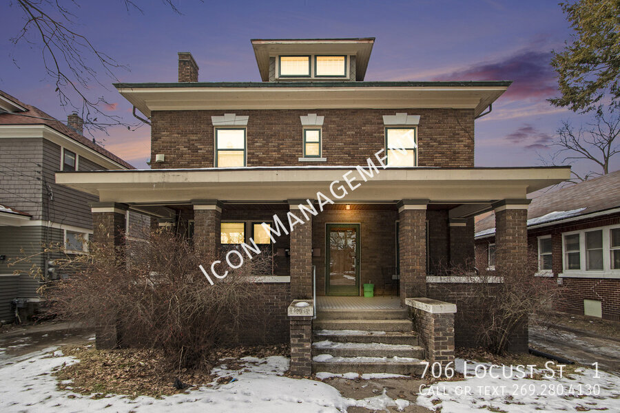 Foto principal - 706 Locust St