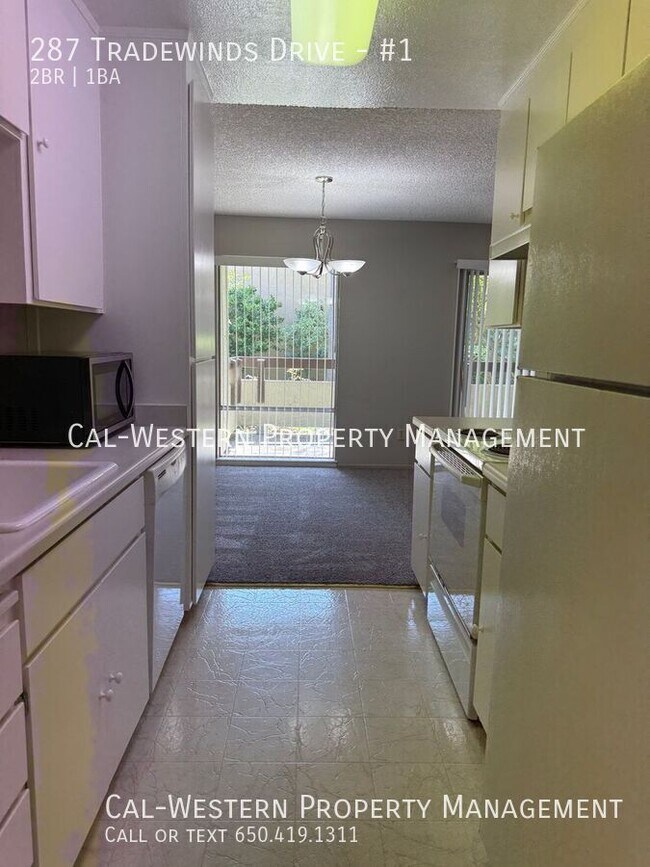 Foto del edificio - Spacious 2-bedroom, 1-Bathroom Tradewinds ...