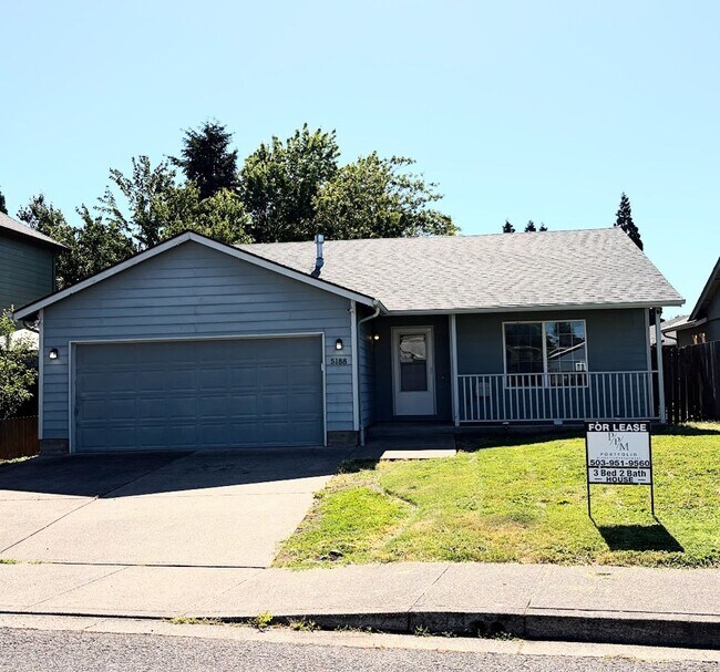 Foto del edificio - Spacious Keizer Home with Large Fenced Backyard