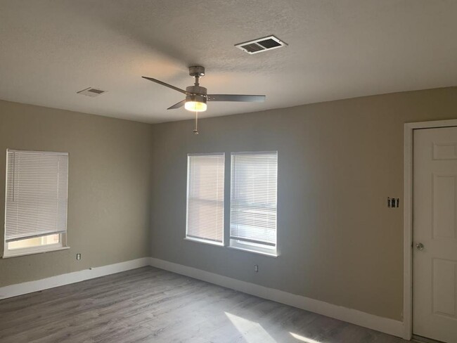 Building Photo - 600 Freeman
