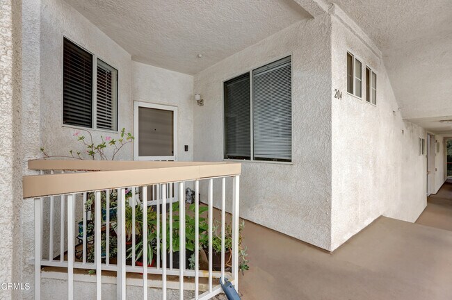 Building Photo - 2913 Antonio Dr