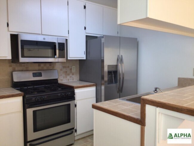 Foto del edificio - Downstairs unit