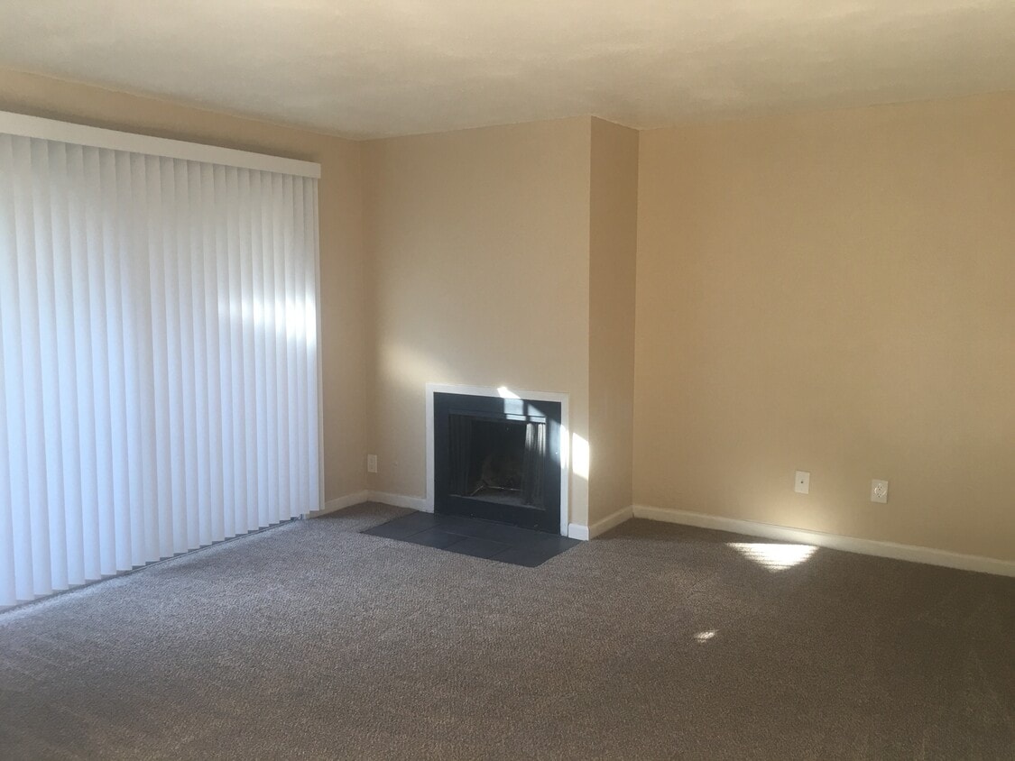 Primary Photo - 6250 Havenside Dr