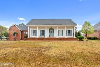 Building Photo - 1114 4 Wood Dr