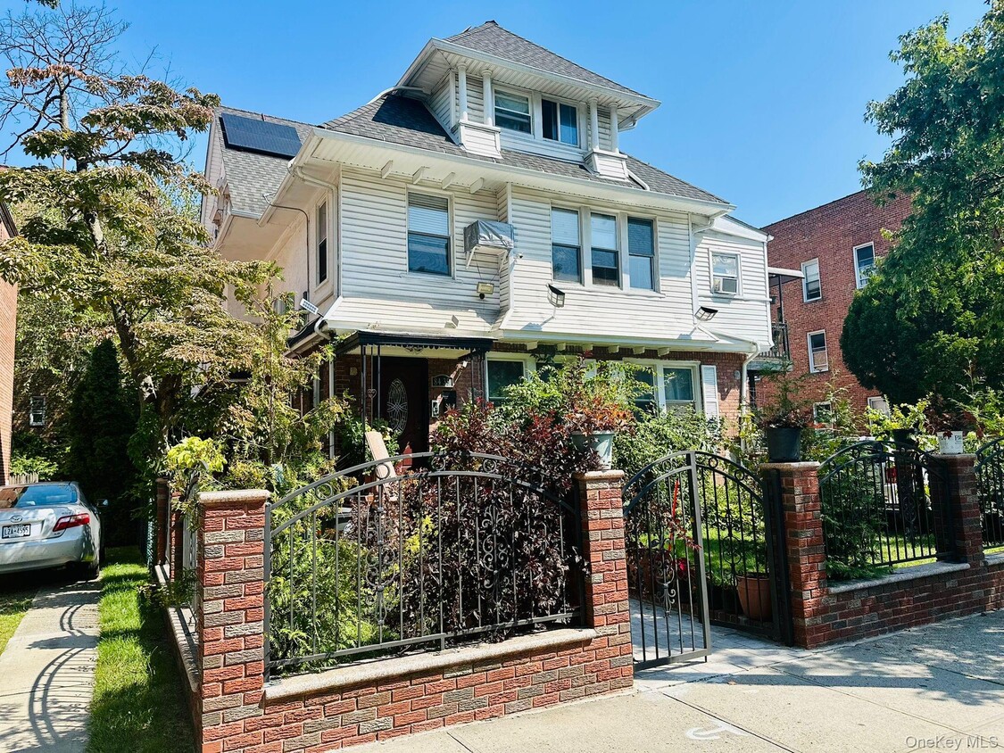Foto principal - 84-39 Lefferts Blvd