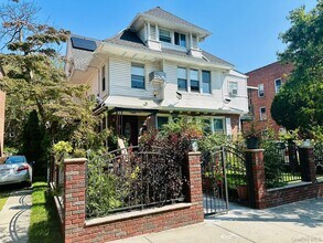 Building Photo - 84-39 Lefferts Blvd