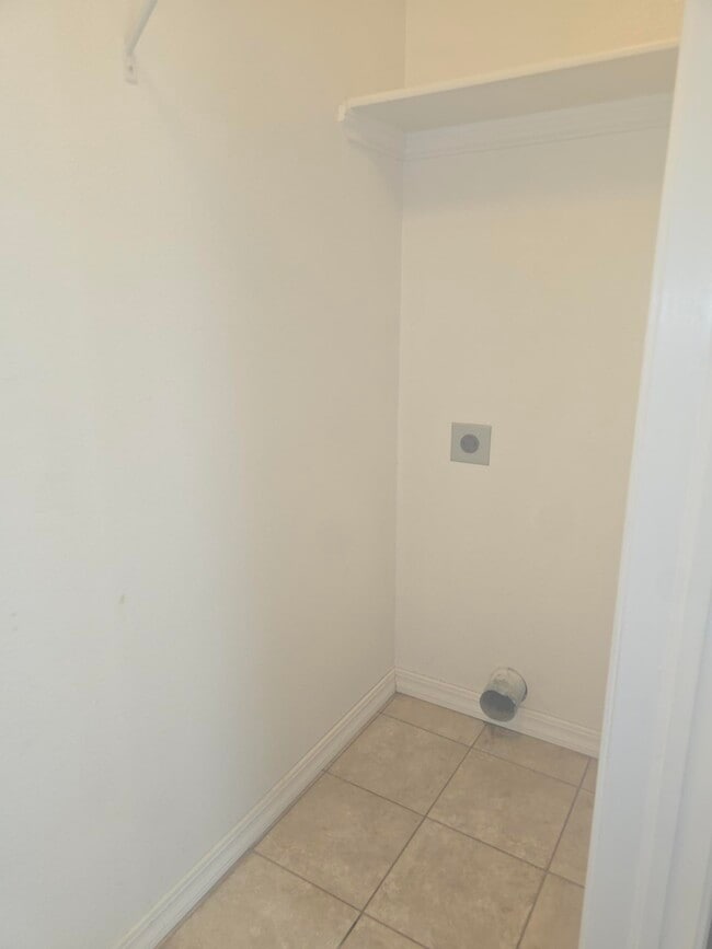 Building Photo - 474 Duffy Dr