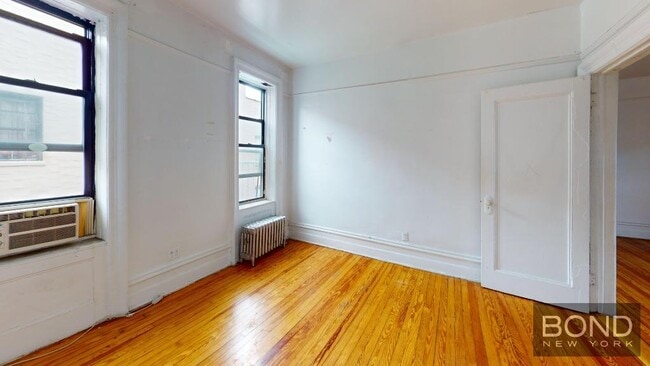 Building Photo - 356 South First Street