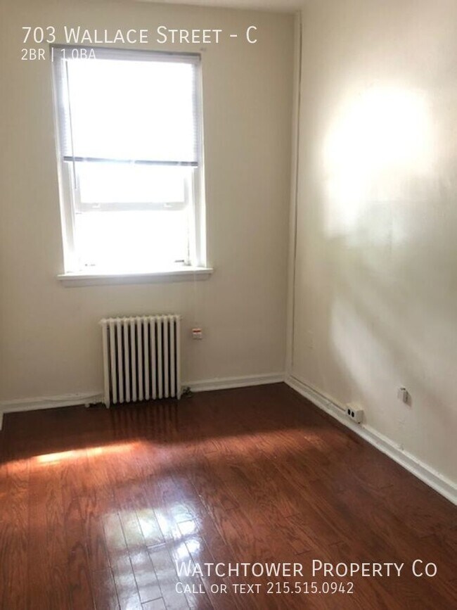 Building Photo - 703 Wallace St