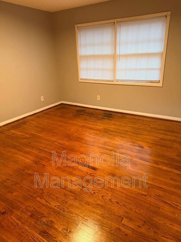 Foto del edificio - 1932 Oxford Rd