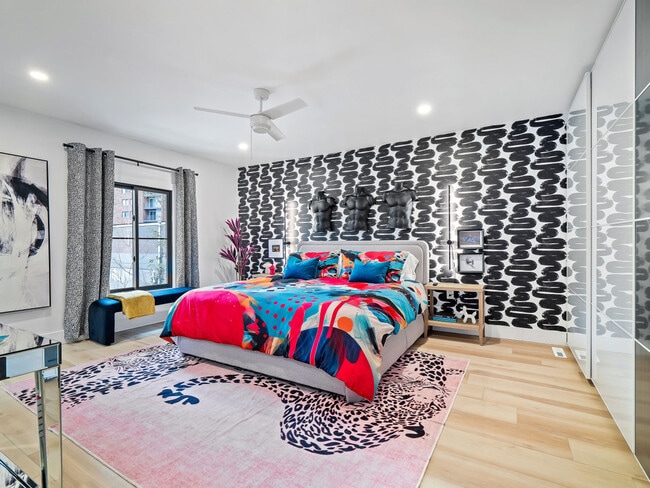 Foto del edificio - 25 N Rose Blvd