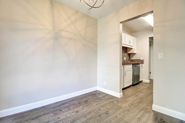 Building Photo - 480 N Civic Dr