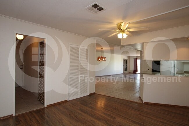 Building Photo - 8935 E Fairway Blvd