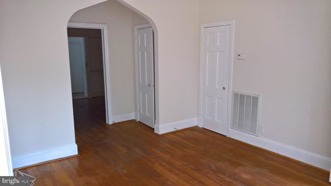 Foto del edificio - 533 Peabody St NW