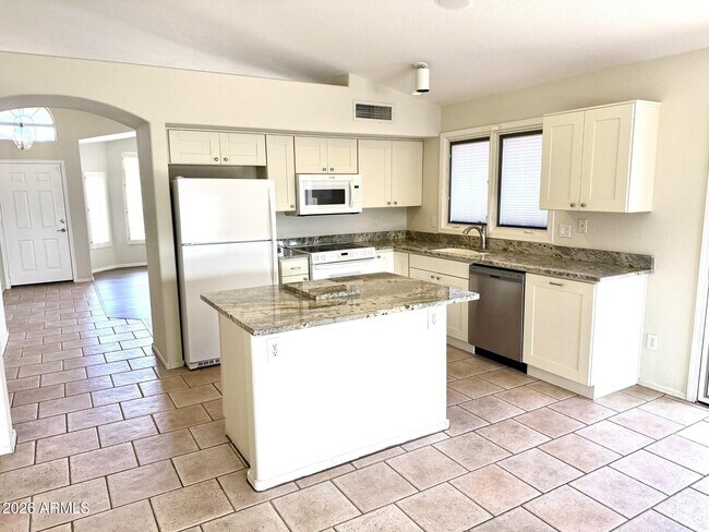 Building Photo - 7249 E Softwind Dr