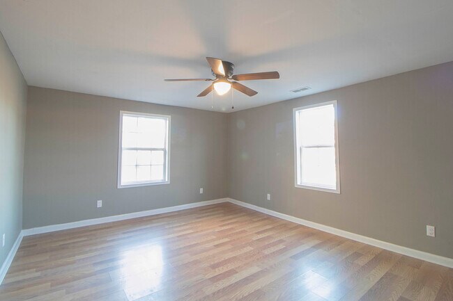 Foto del edificio - 1228 Crossland Ave