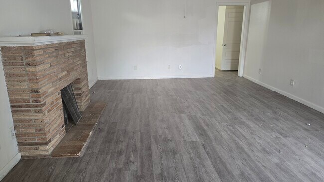 Foto del edificio - 903 N Polk St