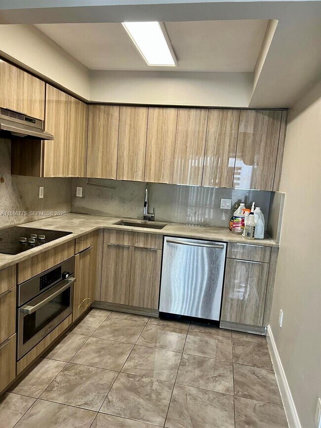 Foto del edificio - 341 23rd Way S