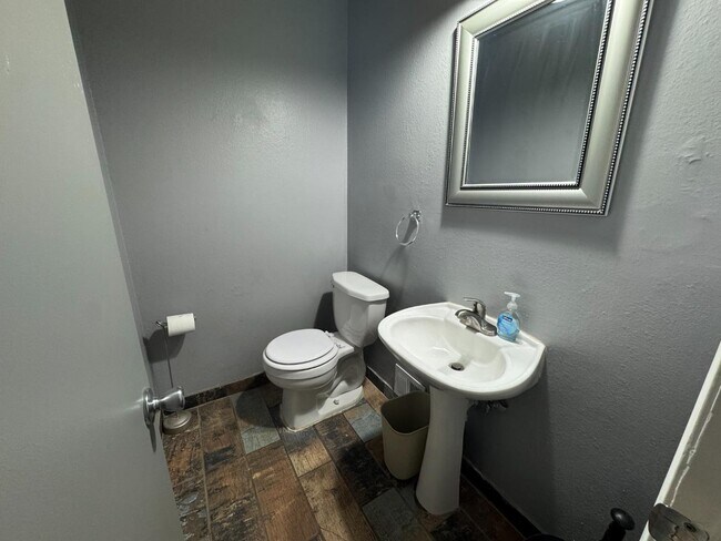 Building Photo - 255 N Michigan St