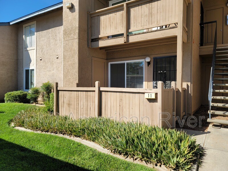 6400 66th Ave Unit Apt 11, Sacramento, CA 95823 Condo for Rent in