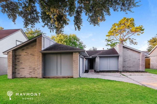 Building Photo - 10936 Pinewood Ct