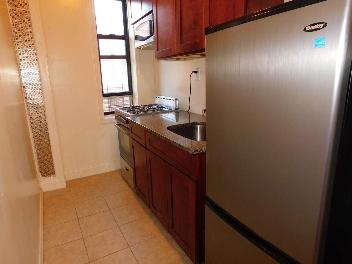 Primary Photo - 15 Linden Blvd