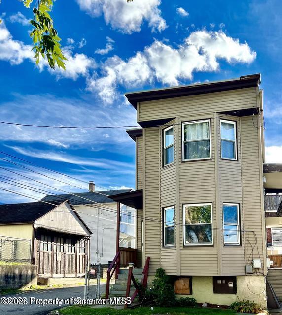 Building Photo - 642 Alder St