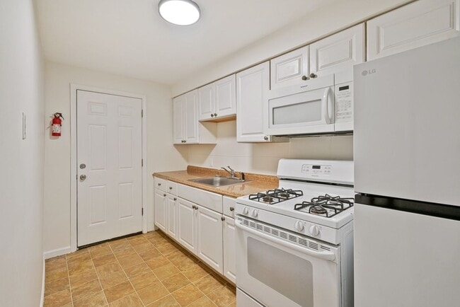 Photo - 641 Sixth St Apartment