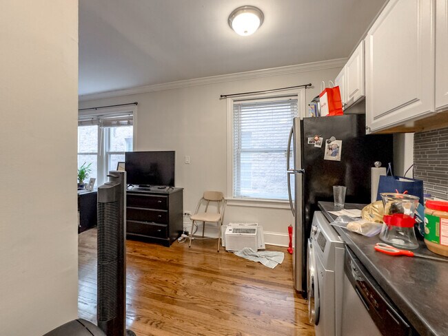 Foto del edificio - 2129 N Dayton St