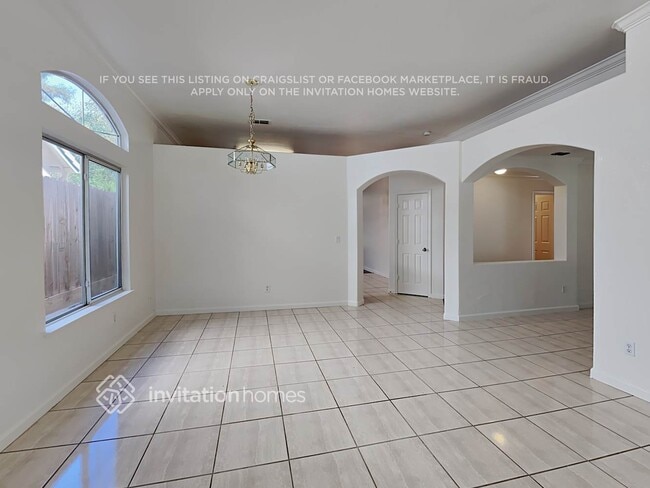 Building Photo - 3042 Pepperridge Dr