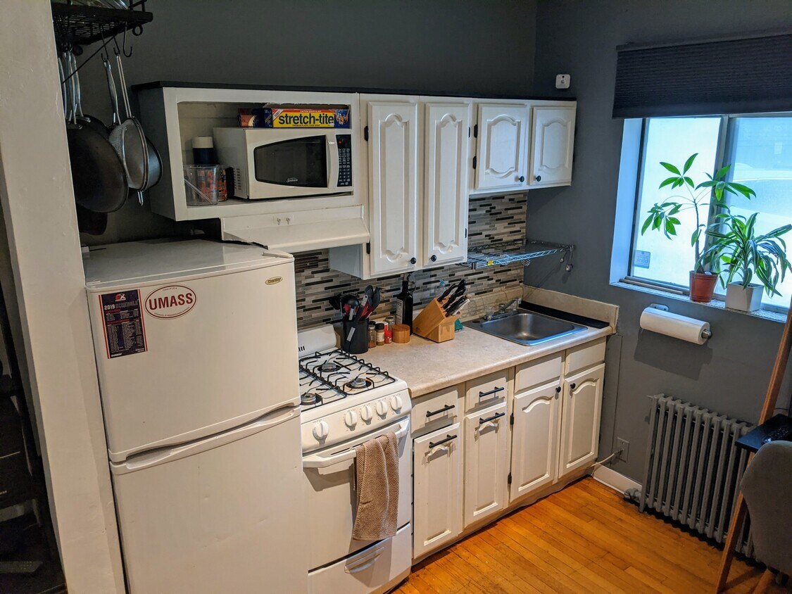 Primary Photo - 259 W Newton St