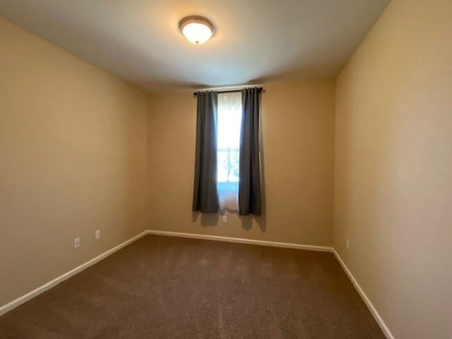 Building Photo - 10729 Amber Falls Dr
