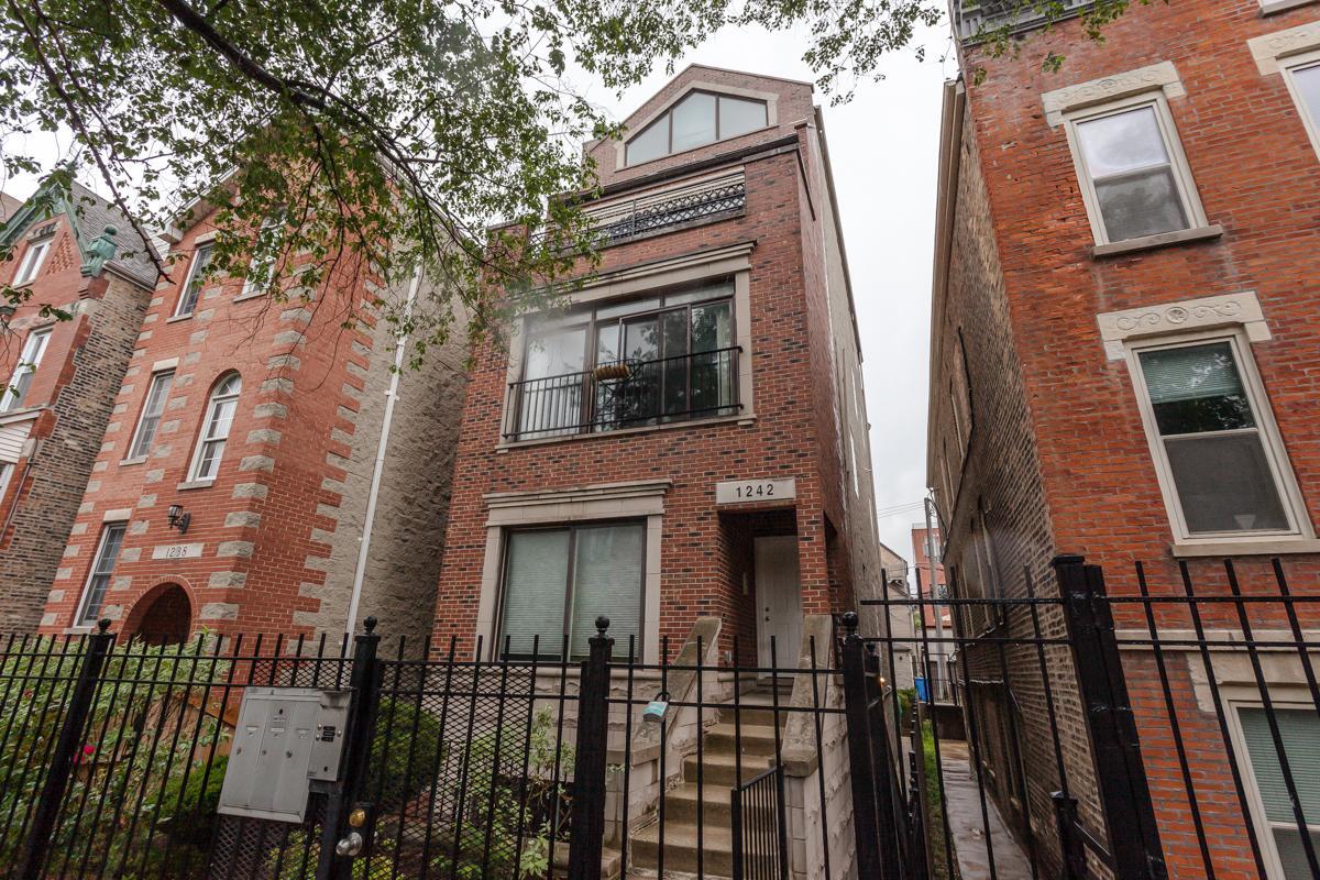 Primary Photo - 3 bedroom in Chicago IL 60642