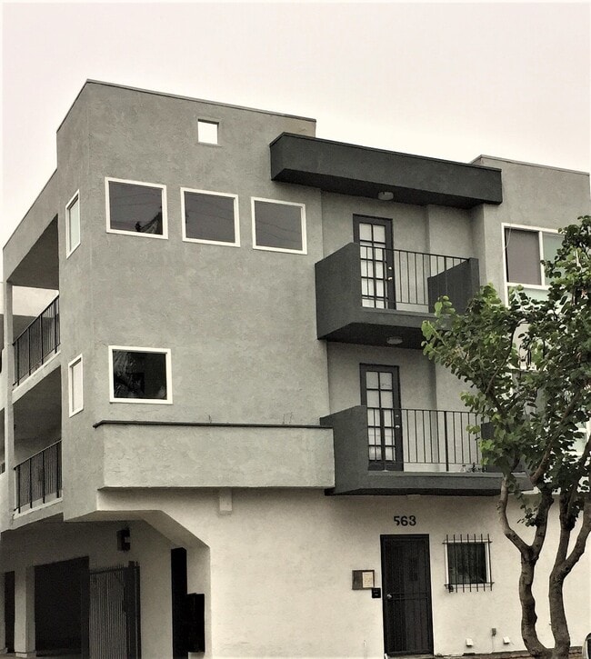 Building Photo - 563 Cherry Ave