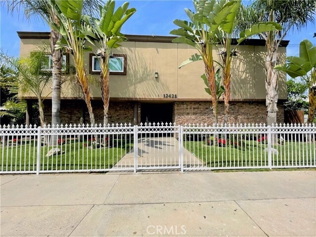 Building Photo - 12437 Harris Ave