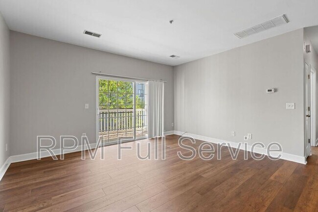 Foto del edificio - 8043 Bienville Dr