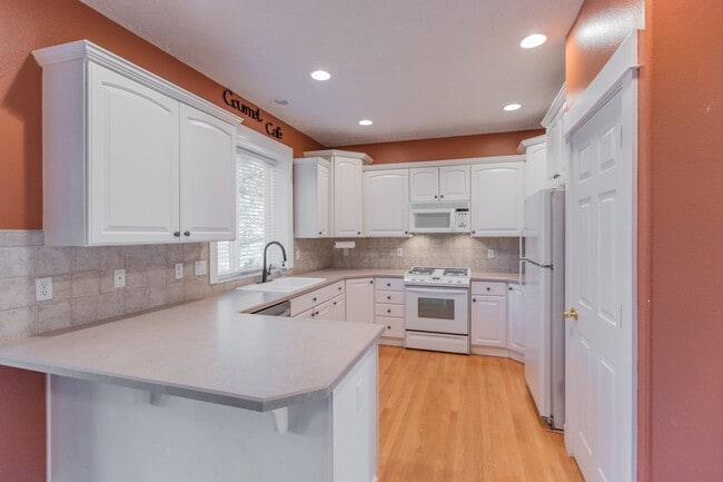 Foto del edificio - Beautiful 4 Bedroom home in Cascade Crest ...