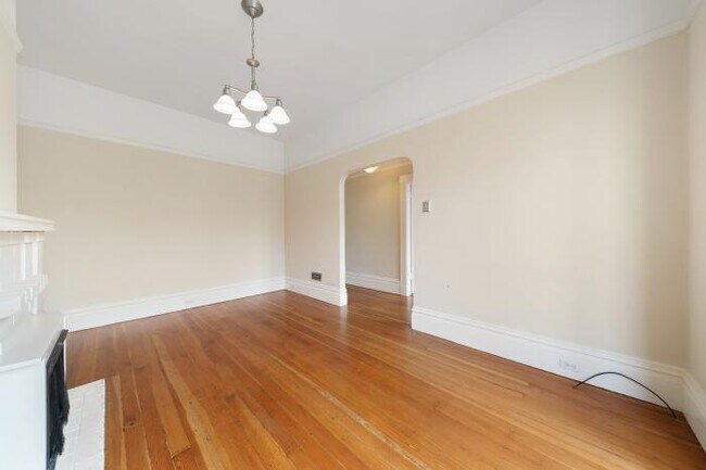Building Photo - 2 bedroom in San Francisco CA 94110