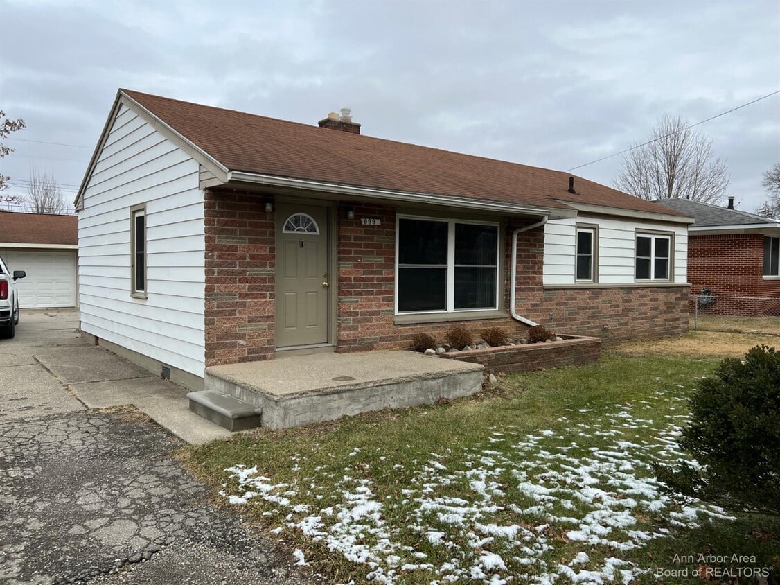 939 Parkwood Ave, Ypsilanti, MI 48198 House Rental in Ypsilanti, MI