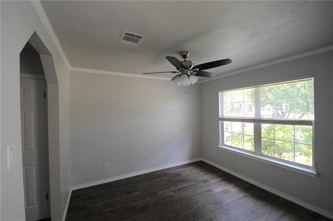 Building Photo - 2017 Parksville Way