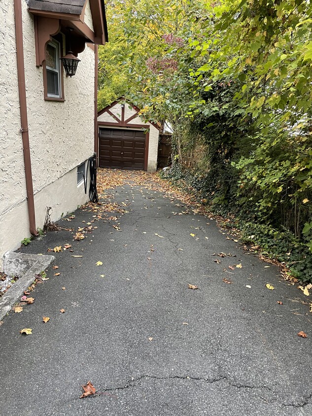 Parking space - 283 Ashford Ave